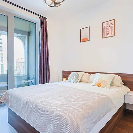 Sky Park Tower 2, Luxury With Free Parking Bratysława