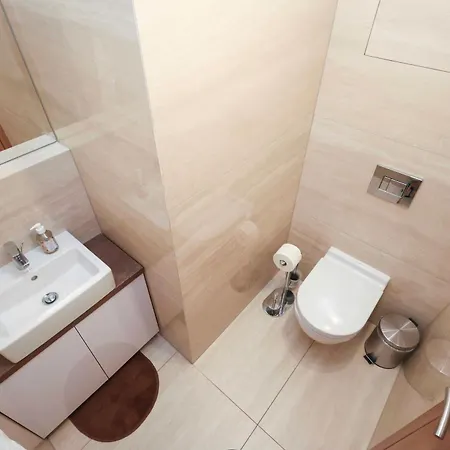 Sky Park Tower 2, Luxury With Free Parking 布拉迪斯拉发