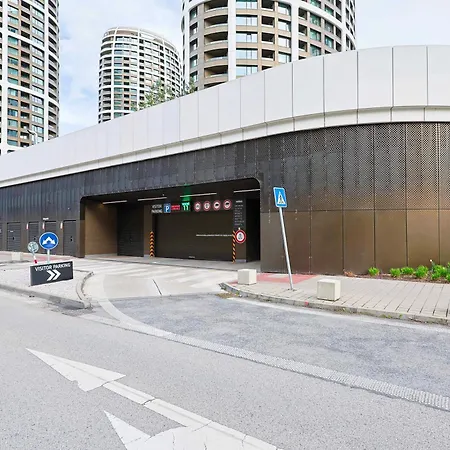 Sky Park Tower 2, Luxury With Free Parking 布拉迪斯拉发