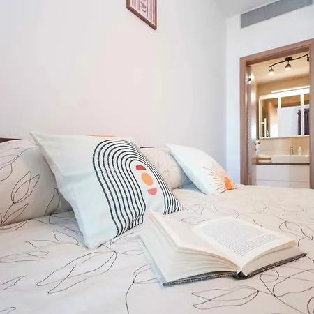 Sky Park Tower 2, Luxury With Free Parking