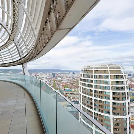 Sky Park Tower 2, Luxury With Free Parking 布拉迪斯拉发