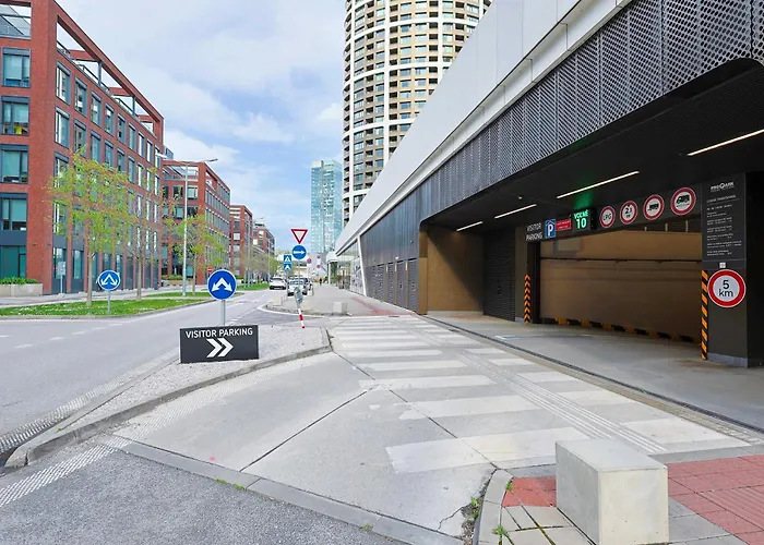 Sky Park Tower 2, Luxury With Free Parking 브라티슬라바