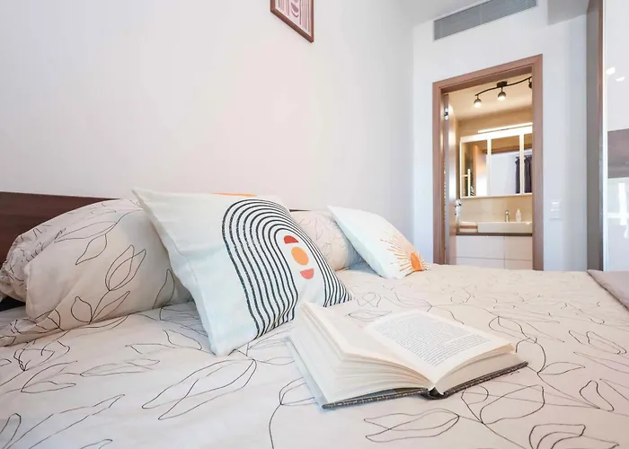 Sky Park Tower 2, Luxury With Free Parking