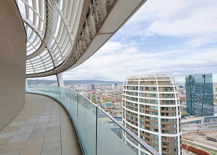 Sky Park Tower 2, Luxury With Free Parking 브라티슬라바